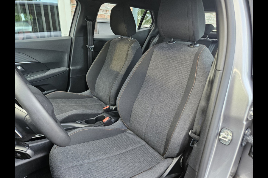 Peugeot 2008 1.2 Hybrid 136 Style Carplay! LED! Automaat! Cruise Control! Mooie/Nette Auto!