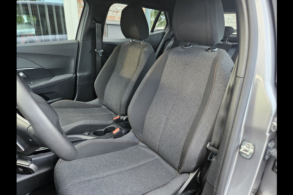 Peugeot 2008 1.2 Hybrid 136 Style Carplay! LED! Automaat! Cruise Control! Mooie/Nette Auto!