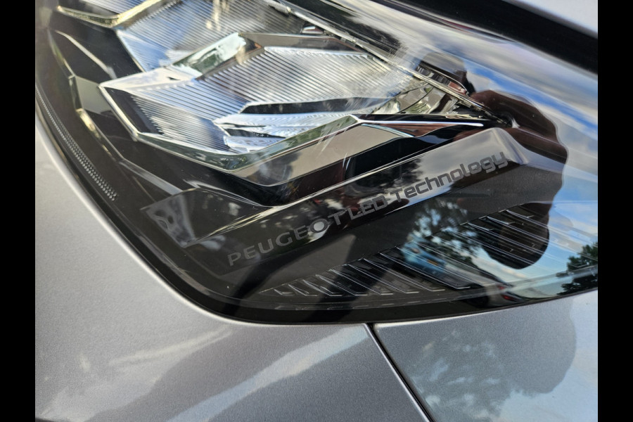 Peugeot 2008 1.2 Hybrid 136 Style Carplay! LED! Automaat! Cruise Control! Mooie/Nette Auto!