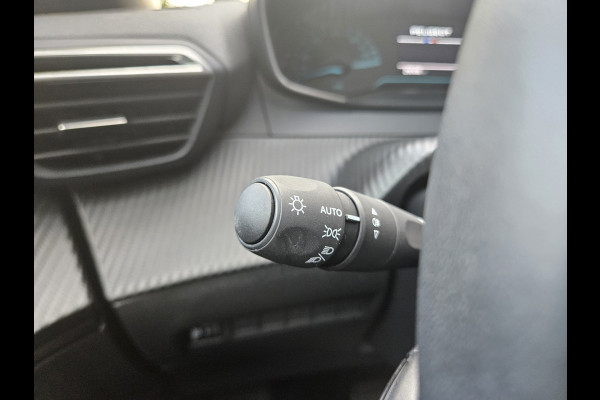 Peugeot 2008 1.2 Hybrid 136 Style Carplay! LED! Automaat! Cruise Control! Mooie/Nette Auto!