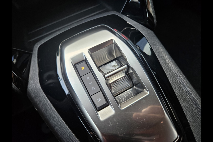 Peugeot 2008 1.2 Hybrid 136 Style Carplay! LED! Automaat! Cruise Control! Mooie/Nette Auto!