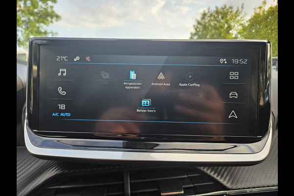 Peugeot 2008 1.2 Hybrid 136 Style Carplay! LED! Automaat! Cruise Control! Mooie/Nette Auto!