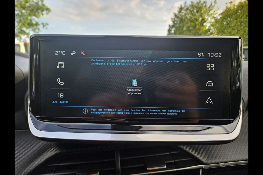 Peugeot 2008 1.2 Hybrid 136 Style Carplay! LED! Automaat! Cruise Control! Mooie/Nette Auto!