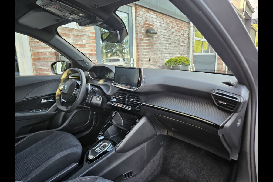 Peugeot 2008 1.2 Hybrid 136 Style Carplay! LED! Automaat! Cruise Control! Mooie/Nette Auto!