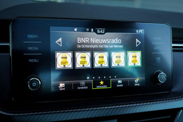 Škoda Kamiq 1.0 TSI Monte Carlo / DSG Aut / Pano / Matrix / Camera / Adaptive Cruise