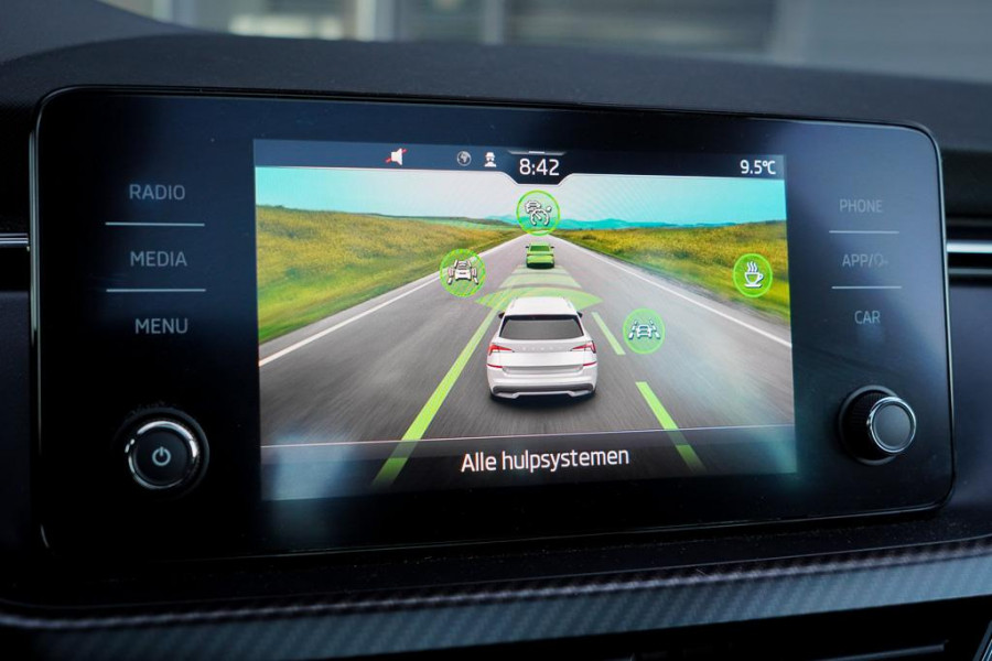 Škoda Kamiq 1.0 TSI Monte Carlo / DSG Aut / Pano / Matrix / Camera / Adaptive Cruise