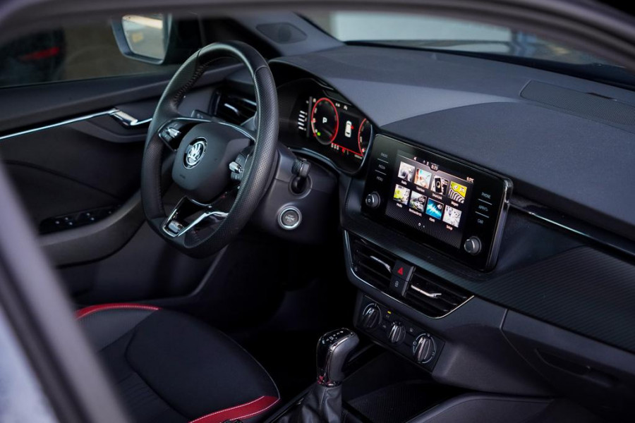 Škoda Kamiq 1.0 TSI Monte Carlo / DSG Aut / Pano / Matrix / Camera / Adaptive Cruise