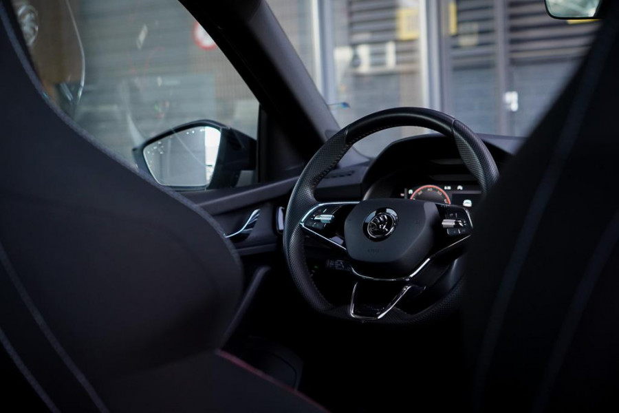 Škoda Kamiq 1.0 TSI Monte Carlo / DSG Aut / Pano / Matrix / Camera / Adaptive Cruise