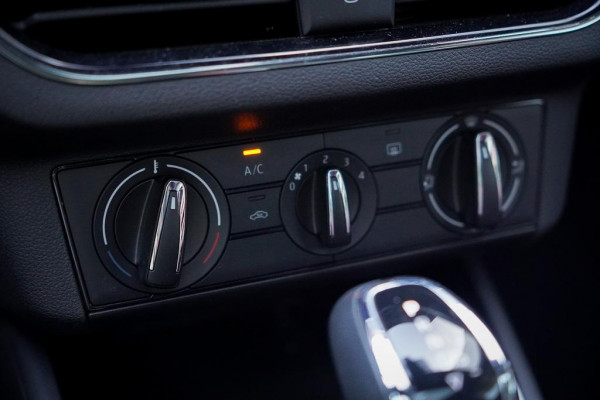 Škoda Kamiq 1.0 TSI Monte Carlo / DSG Aut / Pano / Matrix / Camera / Adaptive Cruise