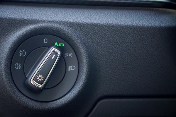 Škoda Kamiq 1.0 TSI Monte Carlo / DSG Aut / Pano / Matrix / Camera / Adaptive Cruise