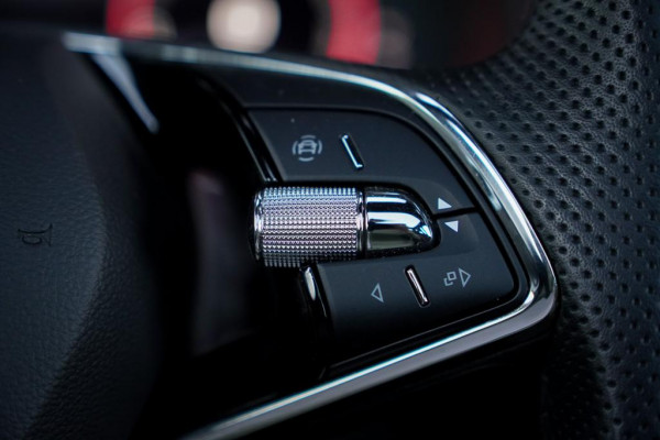 Škoda Kamiq 1.0 TSI Monte Carlo / DSG Aut / Pano / Matrix / Camera / Adaptive Cruise