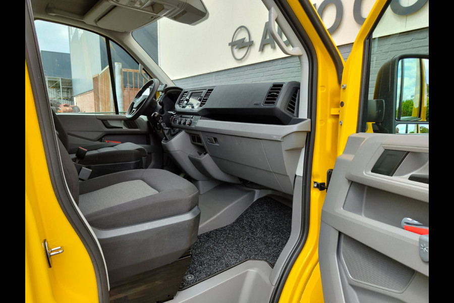 Volkswagen Crafter 35 2.0 TDI L3H3 Highline Airco Trekhaak Comfort Plus bestuurdersstoel Cruise Control Camera Pdc Bluetooth Voorruitverwarming Inbouwkasten Omvormer Signaleringsverlichting Betonplex Vloer Wandbetimmering Licht- en regensensor 3.000KG Trekgewicht 1e Eigenaar Origineel Nederlandse Bus