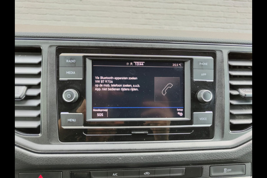 Volkswagen Crafter 35 2.0 TDI L3H3 Highline Airco Trekhaak Comfort Plus bestuurdersstoel Cruise Control Camera Pdc Bluetooth Voorruitverwarming Inbouwkasten Omvormer Signaleringsverlichting Betonplex Vloer Wandbetimmering Licht- en regensensor 3.000KG Trekgewicht 1e Eigenaar Origineel Nederlandse Bus