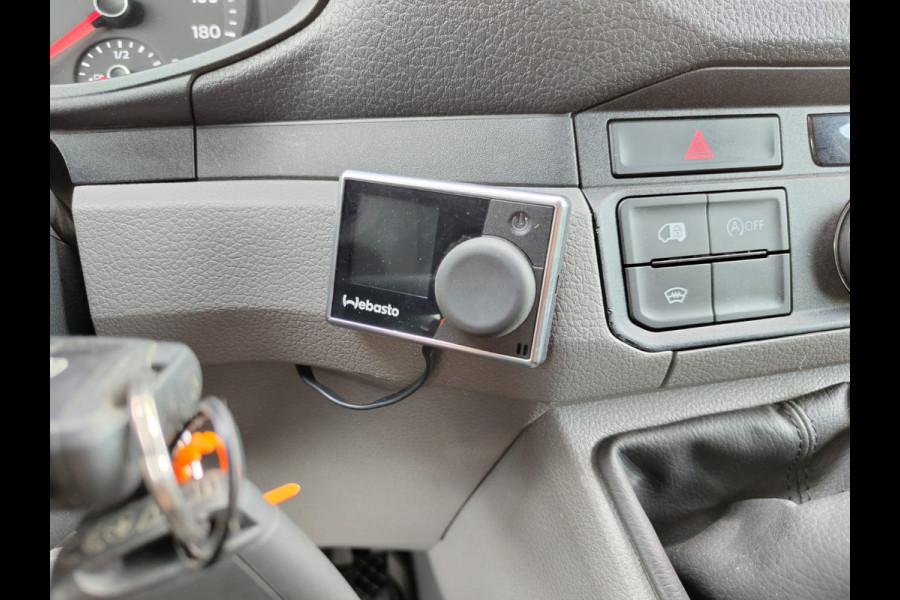 Volkswagen Crafter 35 2.0 TDI L3H3 Highline Airco Trekhaak Comfort Plus bestuurdersstoel Cruise Control Camera Pdc Bluetooth Voorruitverwarming Inbouwkasten Omvormer Signaleringsverlichting Betonplex Vloer Wandbetimmering Licht- en regensensor 3.000KG Trekgewicht 1e Eigenaar Origineel Nederlandse Bus