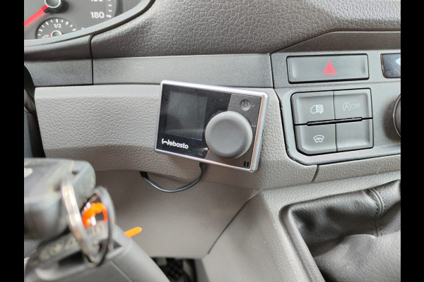 Volkswagen Crafter 35 2.0 TDI L3H3 Highline Airco Trekhaak Comfort Plus bestuurdersstoel Cruise Control Camera Pdc Bluetooth Voorruitverwarming Inbouwkasten Omvormer Signaleringsverlichting Betonplex Vloer Wandbetimmering Licht- en regensensor 3.000KG Trekgewicht 1e Eigenaar Origineel Nederlandse Bus
