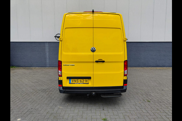 Volkswagen Crafter 35 2.0 TDI L3H3 Highline Airco Trekhaak Comfort Plus bestuurdersstoel Cruise Control Camera Pdc Bluetooth Voorruitverwarming Inbouwkasten Omvormer Signaleringsverlichting Betonplex Vloer Wandbetimmering Licht- en regensensor 3.000KG Trekgewicht 1e Eigenaar Origineel Nederlandse Bus