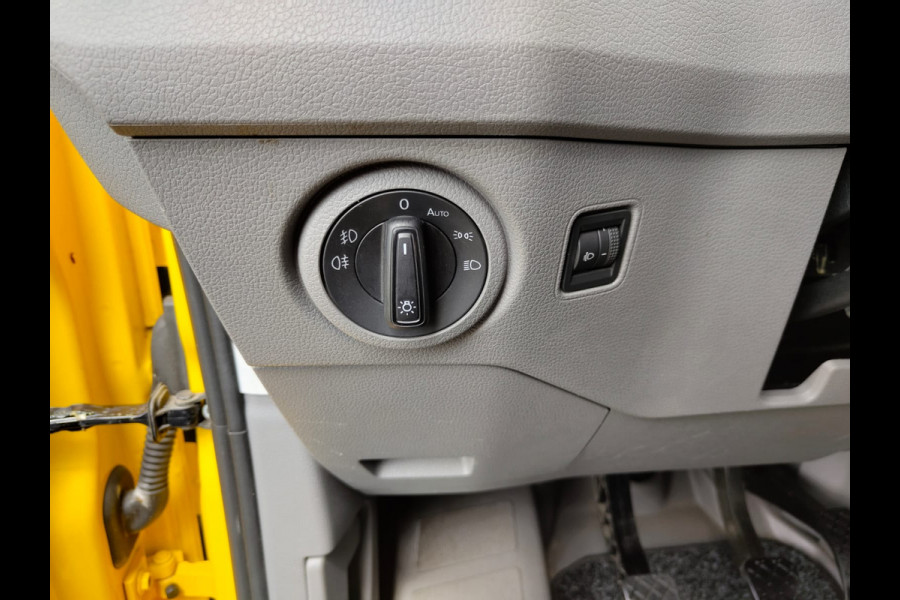 Volkswagen Crafter 35 2.0 TDI L3H3 Highline Airco Trekhaak Comfort Plus bestuurdersstoel Cruise Control Camera Pdc Bluetooth Voorruitverwarming Inbouwkasten Omvormer Signaleringsverlichting Betonplex Vloer Wandbetimmering Licht- en regensensor 3.000KG Trekgewicht 1e Eigenaar Origineel Nederlandse Bus