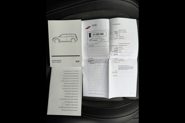 MINI Clubman 1.5 Automaat / Navigatie / 1e Eigenaar / Clima / Recent Onderhoud incl. Remmen compleet / LED-Verlichting / NED-MINI