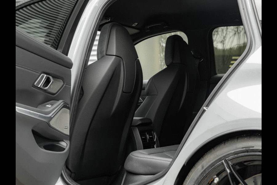 BMW 3 Serie Touring M3 xDrive - Carbon Brakes - Stoelventilatie - Carbon Interieur