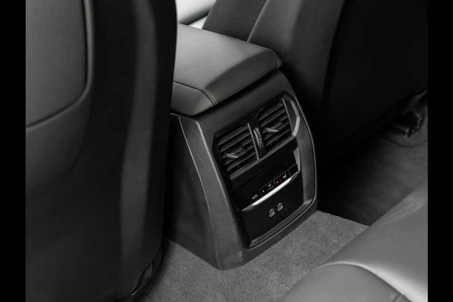 BMW 3 Serie Touring M3 xDrive - Carbon Brakes - Stoelventilatie - Carbon Interieur