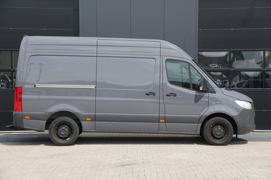 Mercedes-Benz Sprinter 317CDI L2H2 Pro - Navi - Camera - Cruise - Betimmering - Trekhaak - Blind Spot - Rijklaar