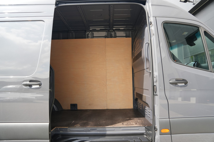 Mercedes-Benz Sprinter 317CDI L2H2 Pro - Navi - Camera - Cruise - Betimmering - Trekhaak - Blind Spot - Rijklaar