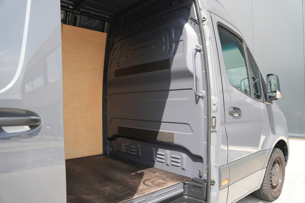 Mercedes-Benz Sprinter 317CDI L2H2 Pro - Navi - Camera - Cruise - Betimmering - Trekhaak - Blind Spot - Rijklaar