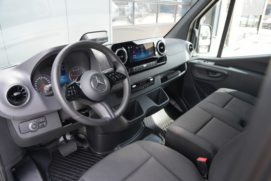Mercedes-Benz Sprinter 317CDI L2H2 Pro - Navi - Camera - Cruise - Betimmering - Trekhaak - Blind Spot - Rijklaar