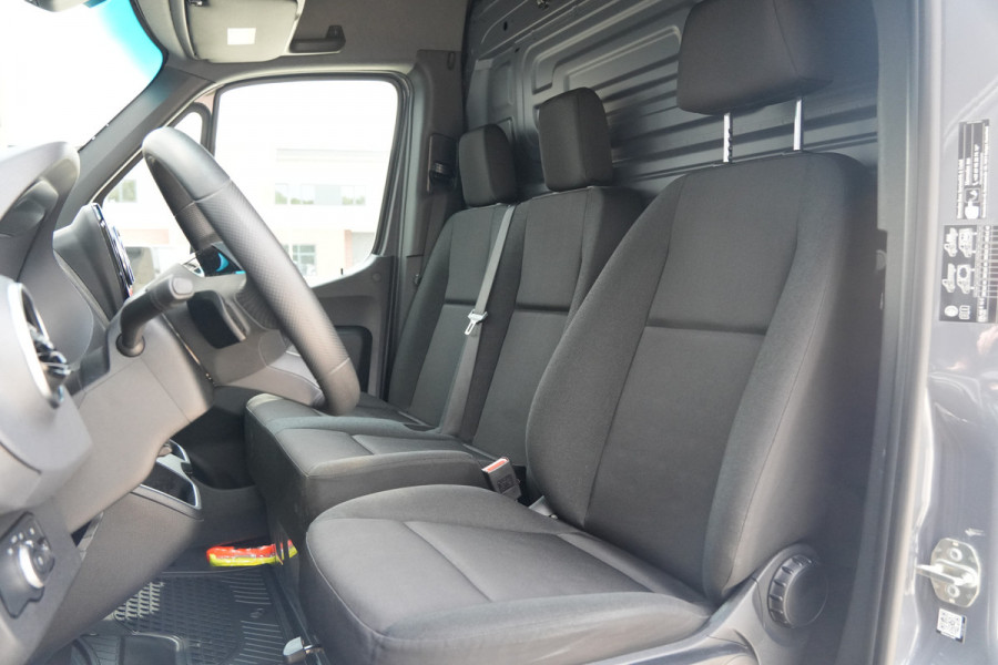 Mercedes-Benz Sprinter 317CDI L2H2 Pro - Navi - Camera - Cruise - Betimmering - Trekhaak - Blind Spot - Rijklaar