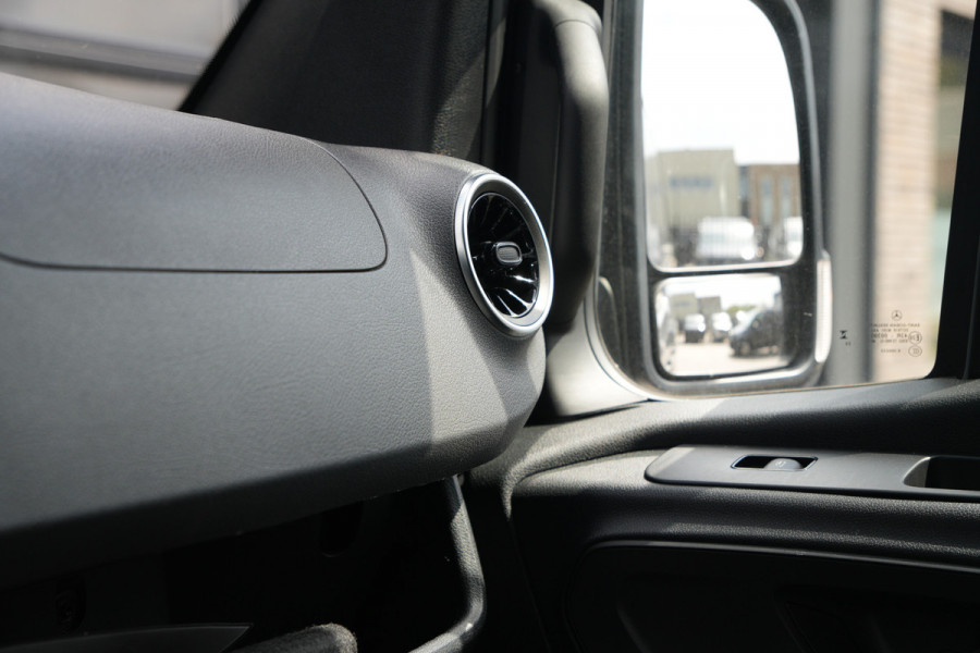 Mercedes-Benz Sprinter 317CDI L2H2 Pro - Navi - Camera - Cruise - Betimmering - Trekhaak - Blind Spot - Rijklaar