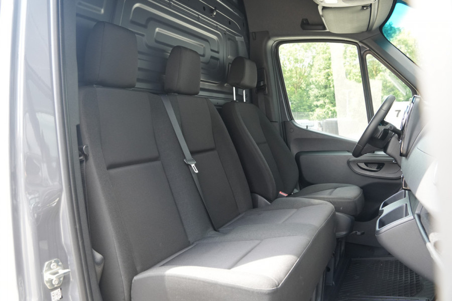 Mercedes-Benz Sprinter 317CDI L2H2 Pro - Navi - Camera - Cruise - Betimmering - Trekhaak - Blind Spot - Rijklaar