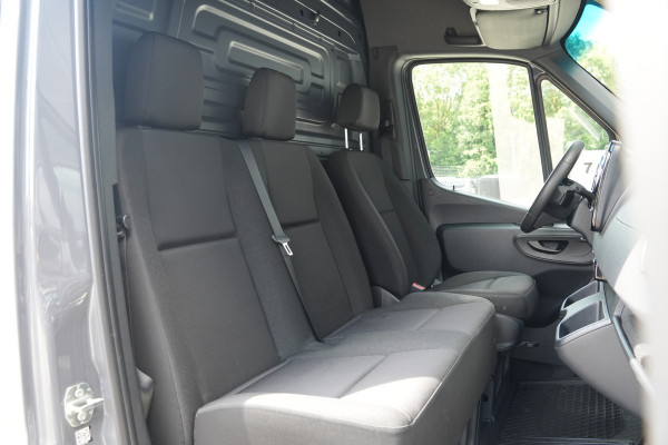 Mercedes-Benz Sprinter 317CDI L2H2 Pro - Navi - Camera - Cruise - Betimmering - Trekhaak - Blind Spot - Rijklaar