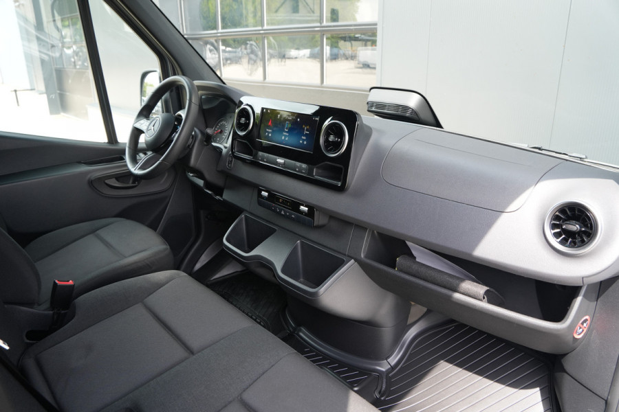 Mercedes-Benz Sprinter 317CDI L2H2 Pro - Navi - Camera - Cruise - Betimmering - Trekhaak - Blind Spot - Rijklaar