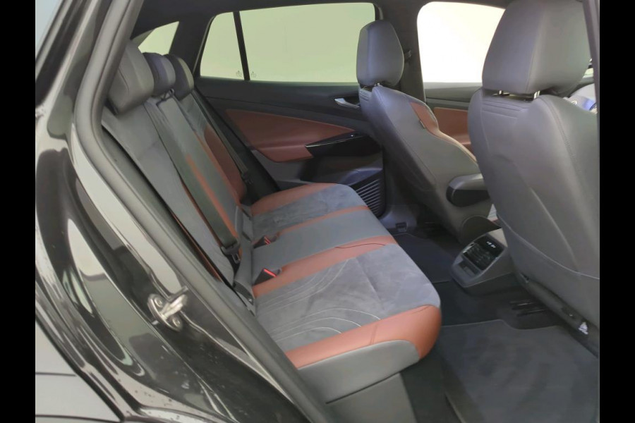 Volkswagen ID.4 First 77 kWh 204 PK | SOH 92,21% |  Navigatie | Parkeercamera | 20" LM velgen