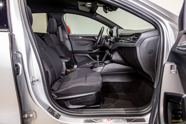 Ford FOCUS Wagon 1.5 EcoBoost Active Business|ST-Line|Trekhaak