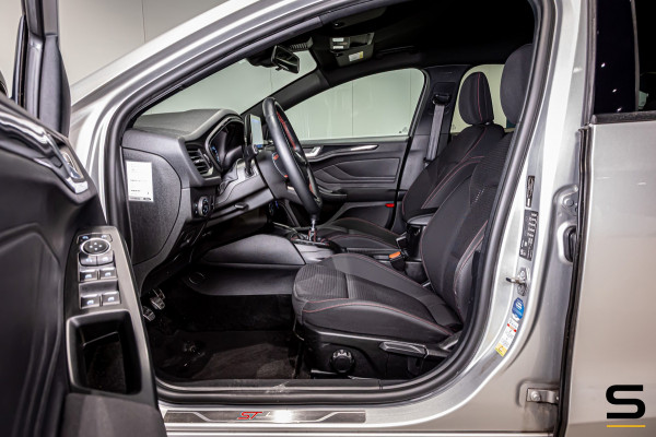 Ford FOCUS Wagon 1.5 EcoBoost Active Business|ST-Line|Trekhaak