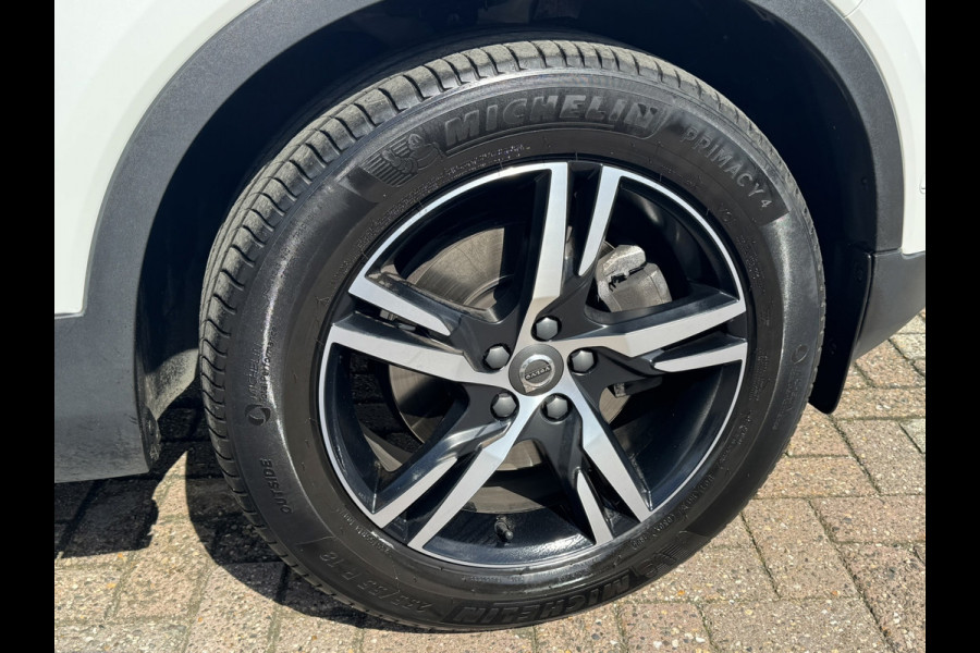 Volvo XC40 2.0 T4 AWD Inscription R-Design Pano Camer carplay Trekhaak Navi