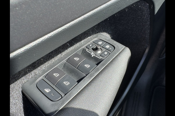 Volvo XC40 2.0 T4 AWD Inscription R-Design Pano Camer carplay Trekhaak Navi