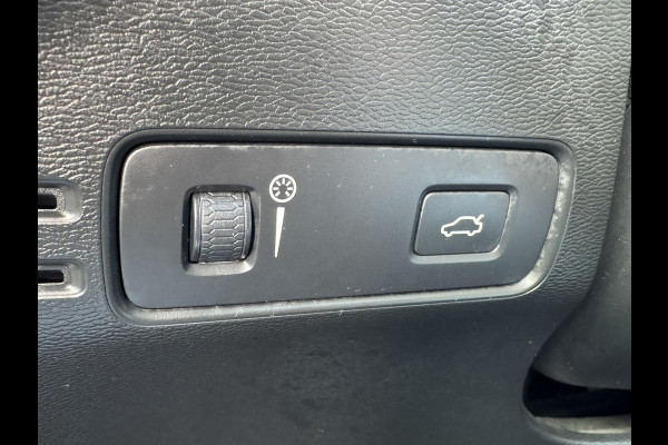 Volvo XC40 2.0 T4 AWD Inscription R-Design Pano Camer carplay Trekhaak Navi
