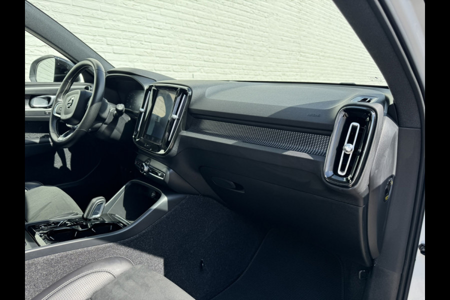 Volvo XC40 2.0 T4 AWD Inscription R-Design Pano Camer carplay Trekhaak Navi