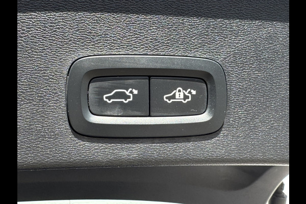 Volvo XC40 2.0 T4 AWD Inscription R-Design Pano Camer carplay Trekhaak Navi