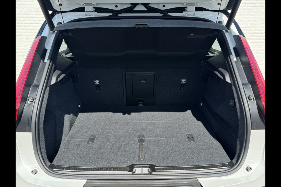 Volvo XC40 2.0 T4 AWD Inscription R-Design Pano Camer carplay Trekhaak Navi