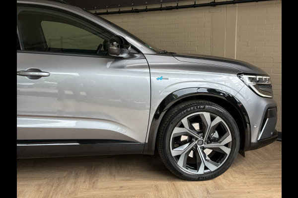 Renault Austral 1.2 Full hybrid 200pk iconic esprit Alpine | Groot Navi | 20" | 360 | ACC | HUD | Dodehoek | Stoel, stuur & Voorruit verwarming | 100% Dealer Onderhouden! Verlengde Garantie tot 04-2028
