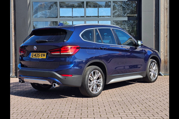 BMW X1 sDrive20i VDL Nedcar Edition | LED | Trekhaak | Leder | Stoelverwarming | Camera | Elek. achterklep |