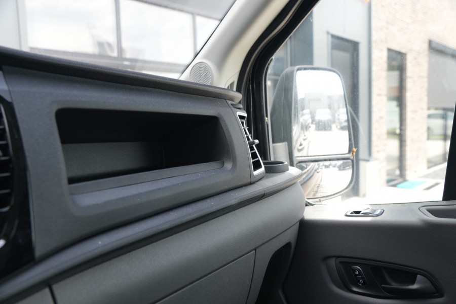 Ford Transit 350 2.0 TDCI L3H2 Trend 130pk DC 7 zits - Navi - Stoelverwarming - Raptor - Cruise - Trekhaak - PDC - Rijklaar