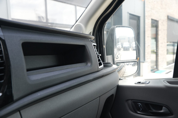 Ford Transit 350 2.0 TDCI L3H2 Trend 130pk DC 7 zits - Navi - Stoelverwarming - Raptor - Cruise - Trekhaak - PDC - Rijklaar