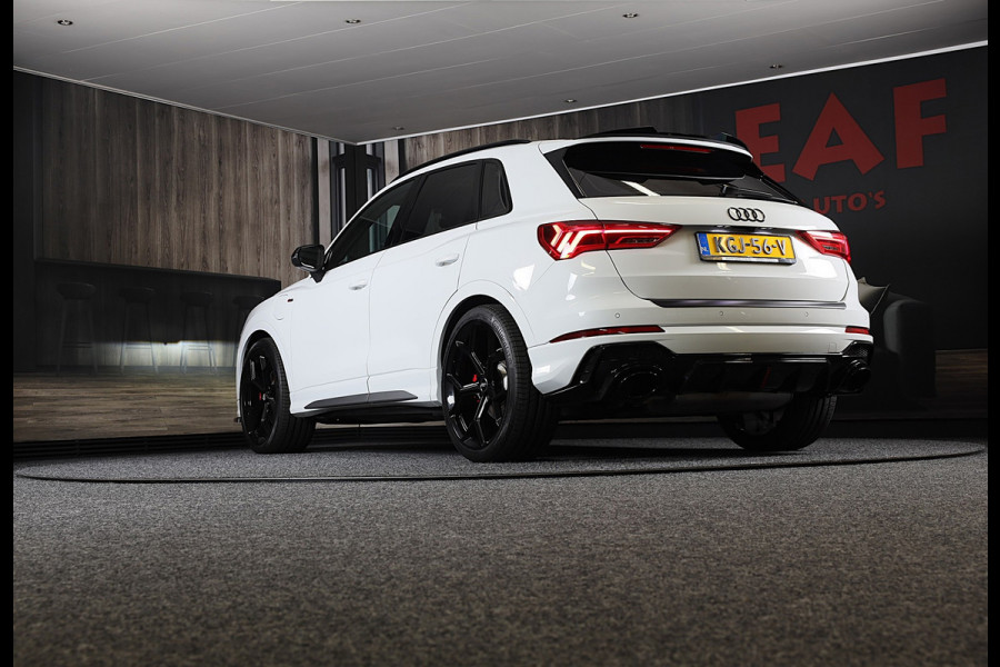 Audi Q3 45 TFSI e RSQ3 Look / AUT / Cc / Lane Assist / Camera / Dig Cockpit / Open Panoramadak / Pdc / Matrix / 21 Inch