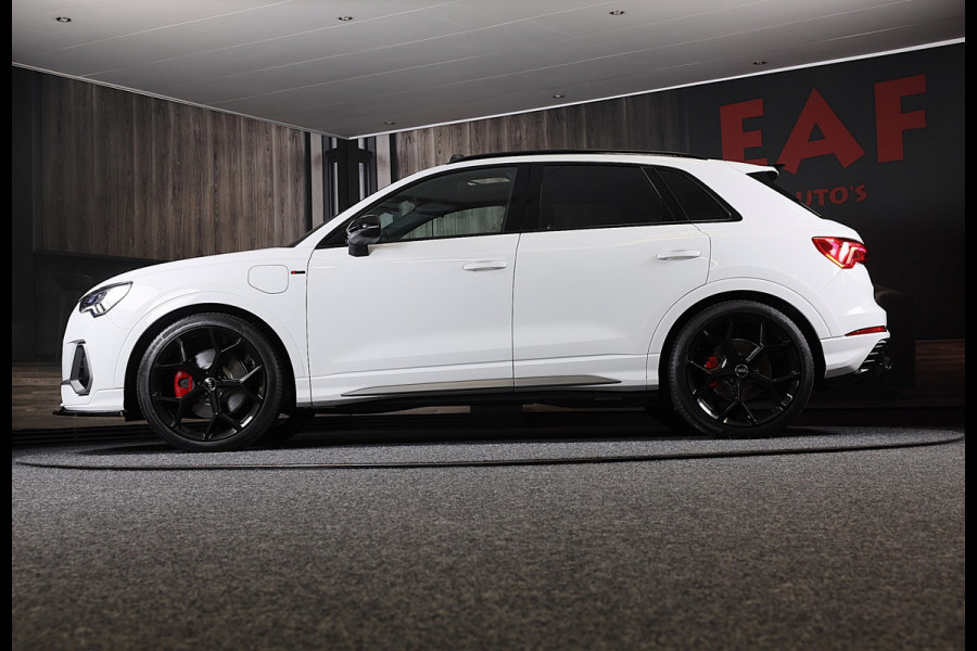 Audi Q3 45 TFSI e RSQ3 Look / AUT / Cc / Lane Assist / Camera / Dig Cockpit / Open Panoramadak / Pdc / Matrix / 21 Inch
