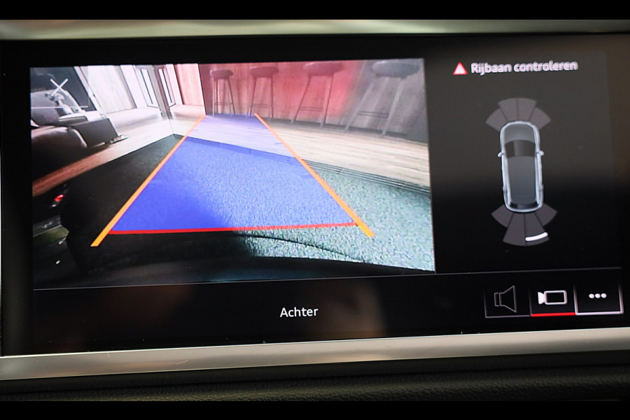 Audi Q3 45 TFSI e RSQ3 Look / AUT / Cc / Lane Assist / Camera / Dig Cockpit / Open Panoramadak / Pdc / Matrix / 21 Inch