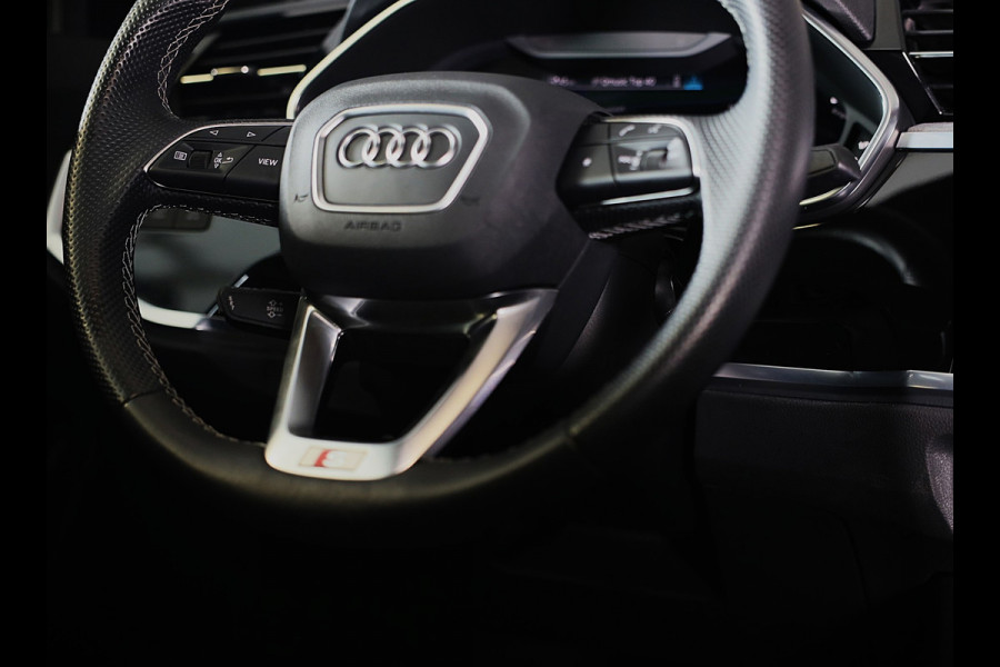 Audi Q3 45 TFSI e RSQ3 Look / AUT / Cc / Lane Assist / Camera / Dig Cockpit / Open Panoramadak / Pdc / Matrix / 21 Inch